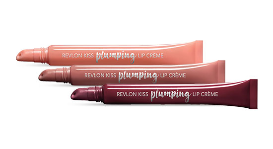 KISS PLUMPING מבית רבלון, שפתון במקרם קרמי עשיר בעל גוון עדין וגימור מבריק שממלא ומעניק נפח לשפתיים לזמן מוגבל.