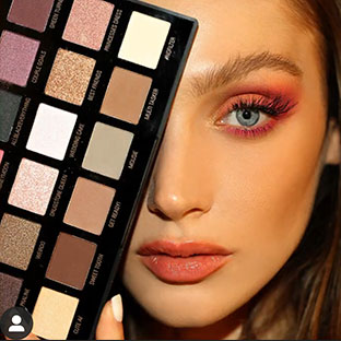 איפור עיניים