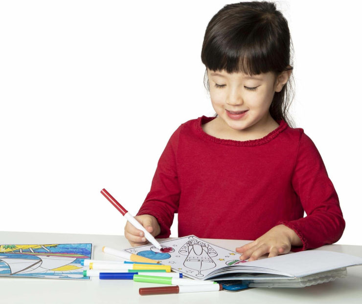 חוברת צביעה 15 דפים + 8 טושים - הרפתקאות