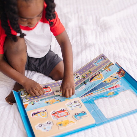 ערכת פאזל וספר עץ בנושא הצלה - Melissa and Doug