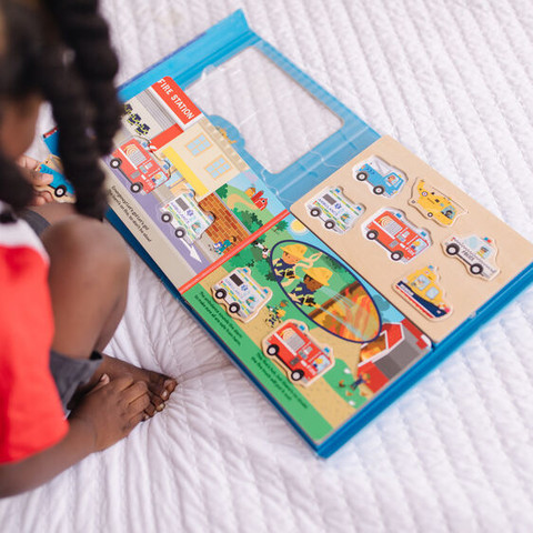 ערכת פאזל וספר עץ בנושא הצלה - Melissa and Doug