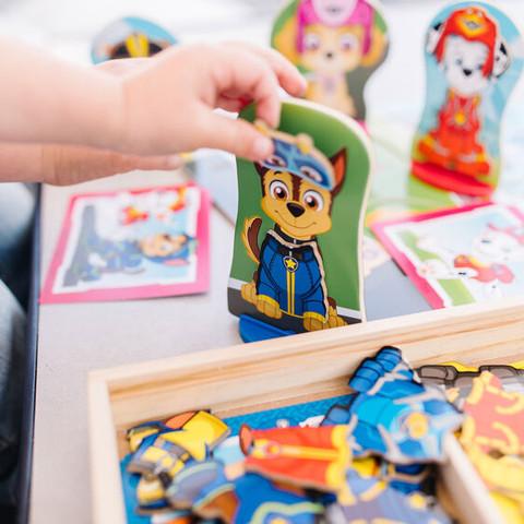 מפרץ ההרפתקאות משחק דמויות מגנטי - Melissa and Doug