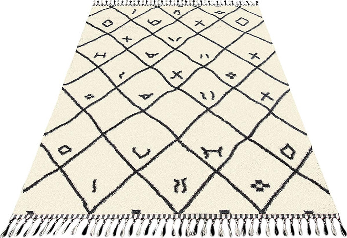 שטיח מרקש 17 קרם/שחור עם פרנזים לחדר שינה