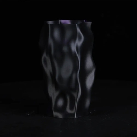 פילמנט Silk PLA+ דו-צבעי – למרקם חלק כמשי עם קשיחות משופרת ללא שברים, צבע סגול - שחור