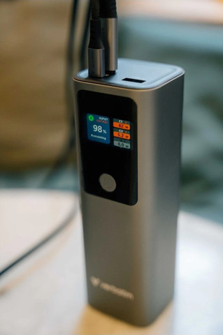 סוללת גיבוי Verbatim Charge Go 27,000mAh