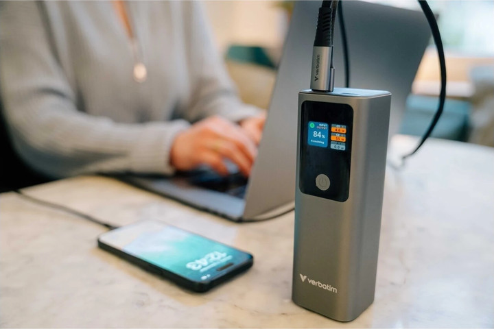 סוללת גיבוי Verbatim Charge Go 27,000mAh