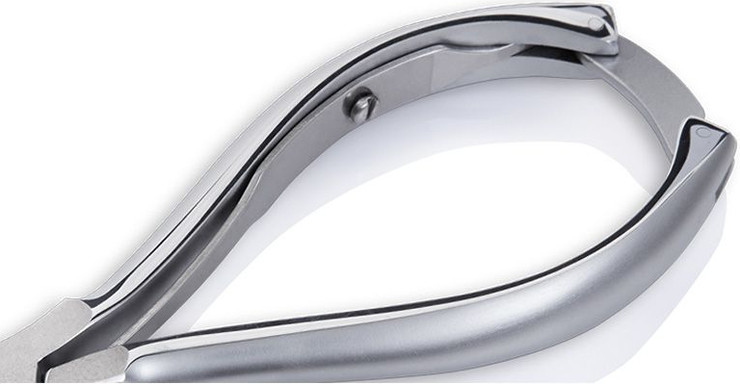 צבתית מקצועית לציפורניים, להב 16מ"מ DSI Exclusive Nail Nippers