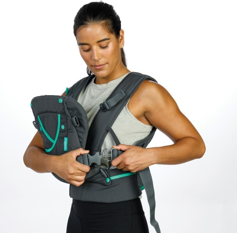 מנשא Carry On Active Multi-Pocket מבית Infantino