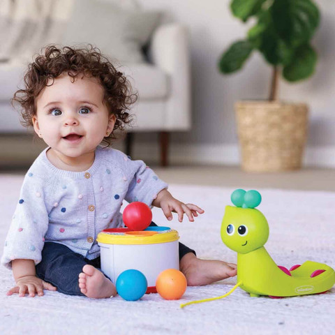 צעצוע משיכה והתאם צורה מבית Infantino - חילזון
