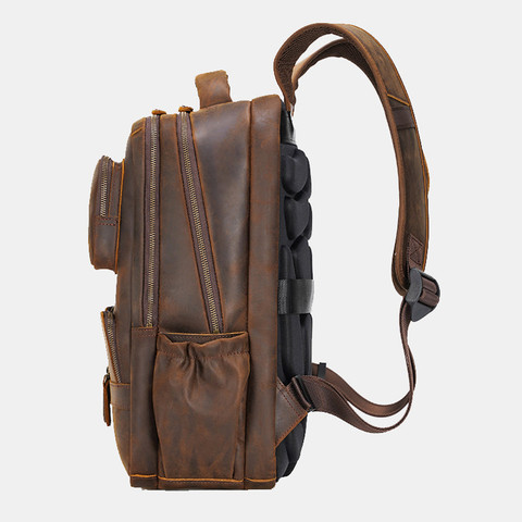 תיק גב The Cowhide™ Pro למחשב 15.6 אינץ' עם יציאת USB