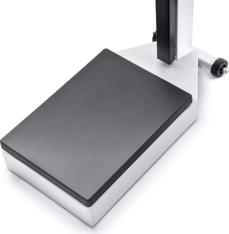 משקל עמוד מכני עם מד גובה. Classic mechanical column scale with integrated height rod