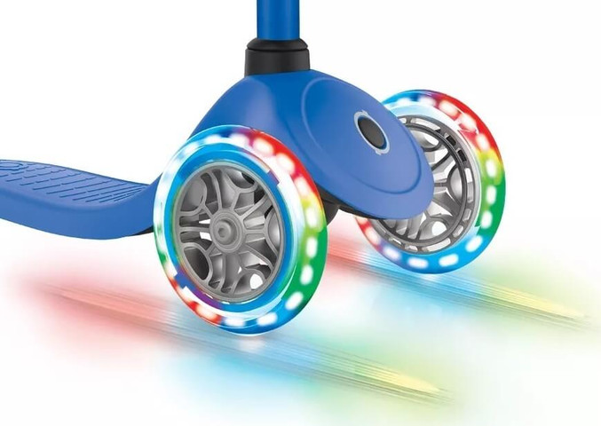 קורקינט לילדים עם אורות דגם Primo Lights צבע הקורקינט כחול