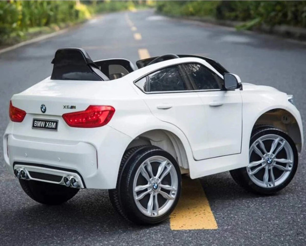מכונית ממונעת BMW   XM6 12 V -צבע לבן