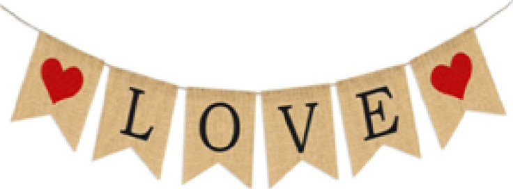 דגלונים יוטה love עם לבבות