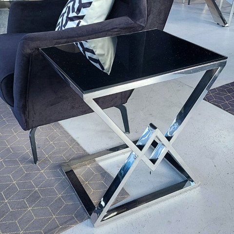 שולחן צד דגם טריקסי בסיס נירוסטה פלטה עליונה מזכוכית שחור חלק