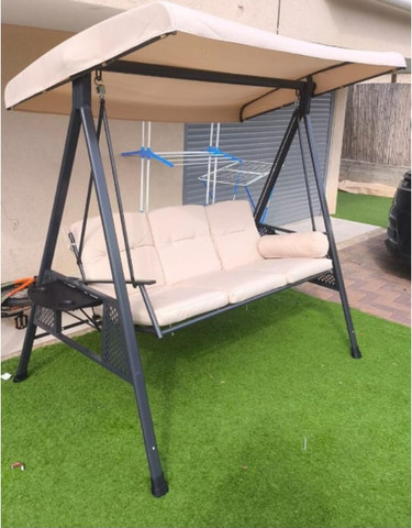 נדנדת תלת מושבי לגינה דגם דוקוס