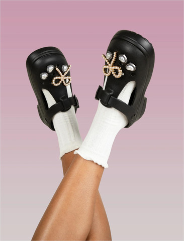 Crocs Classic Mary Jane Clog - כפכפי קרוקס לנשים מרי ג'ין בצבע שחור