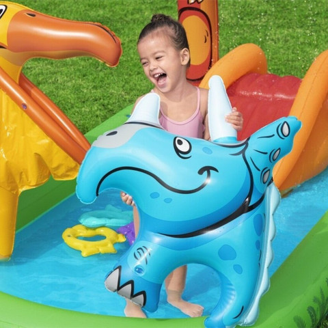 בריכת פעילות דגם פארק חיות