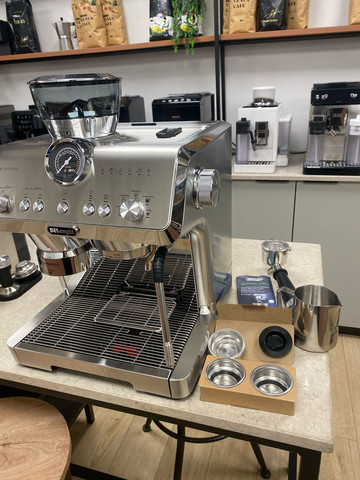 מכונת אספרסו חכמה DELONGHI EC 9555.M