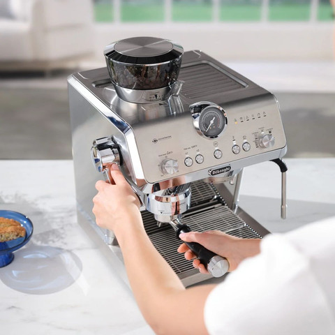 מכונת אספרסו חכמה DELONGHI EC 9555.M