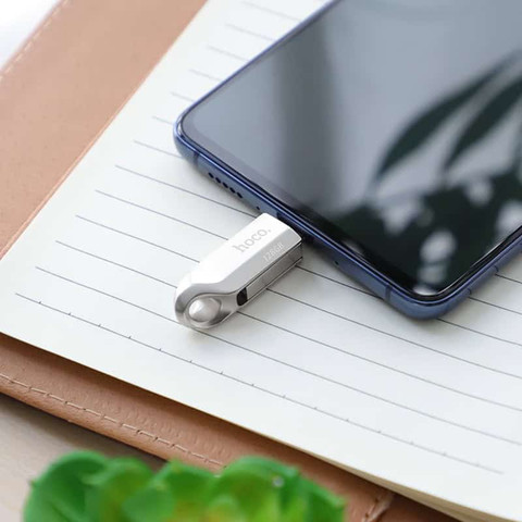דיסק און קי כפול Hoco UD8 בנפח 128GB עם חיבור USB-A ו-USB-C מהיר במיוחד