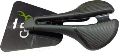 אוכף שחור עם חבק במידות 251mm x 154mm