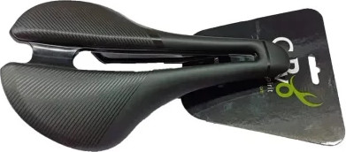 אוכף שחור עם חבק במידות 251mm x 154mm