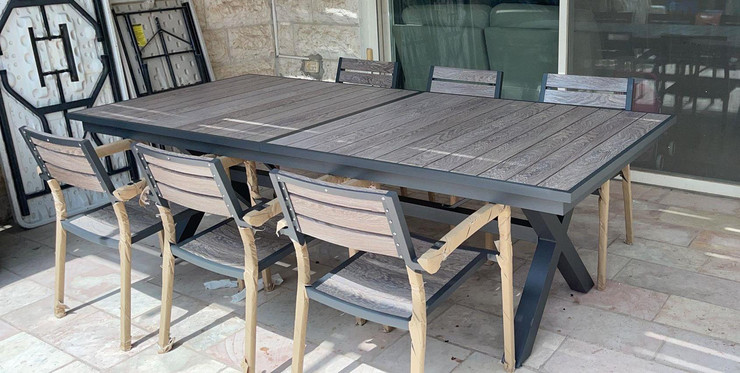 שולחן אלומיניום לגינה ולמרפסת נפתח טופ דמוי עץ  240-320 + 6 כסאות דגם פורטו