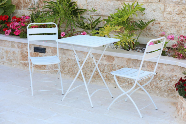 פינת קפה איכותית שולחן+ 2 כסאות מתקפלים גוון לבן