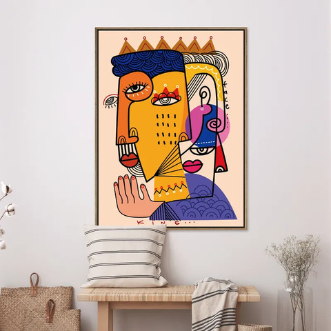 תמונת קטיפה אישה שמחה