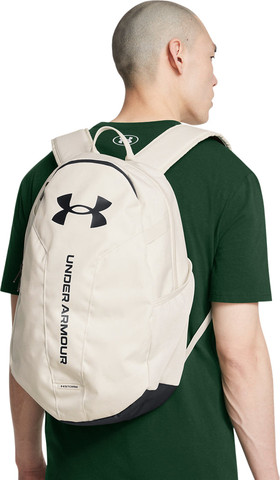 תיק גב ספורטיבי עם תא למחשב נייד מבית Under Armour דגם Hustle Lite Backpack 26L