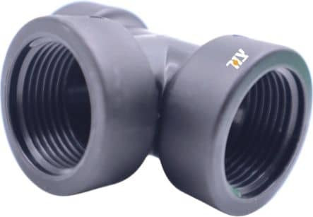 זווית טי פלסטיק קשיח 1" עם הברגה פנימית &nbsp;לחיבור איכותי ועמיד לכימיקלים ודשנים במערכות צנרת