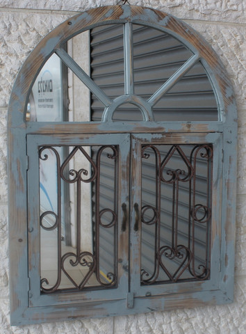 מראה חלון ישן עם ברזל 68×88ס"מ
