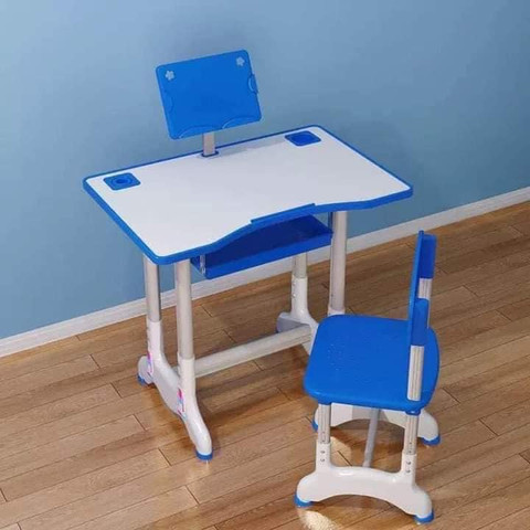 ספרייה לתלמיד וכיסא