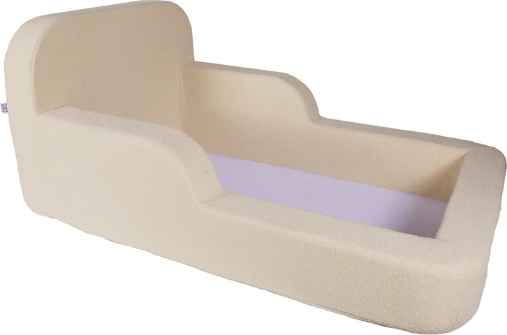 מיטת יחיד ספוג מונטסורית דגם Alice מבד זמש בצבע Suede Cream מאמו