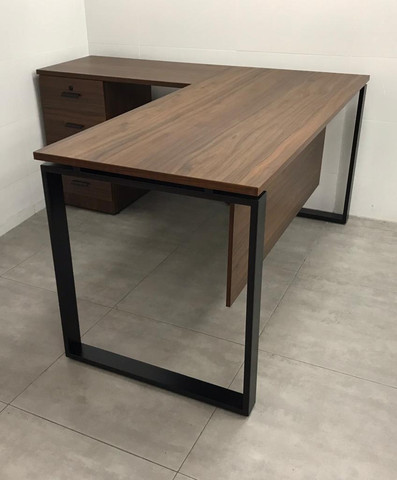 שולחן דגם פלזמה צבע 603 בשילוב שחור