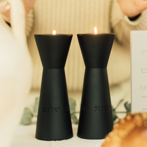 פמוטי בטון בעבודת יד, בעיצוב טבעי ומינימליסטי – Aura