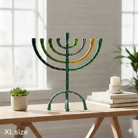חנוכיה גדולה ומעוצבת בעבודת יד בצבע אמייל - מודל The Classic Premium - ירוק