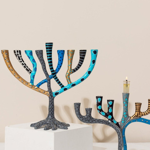 חנוכיה מעוצבת עץ החיים מאלומיניום יצוק צבוע באמייל עבודת יד - דגם The Wild Tree