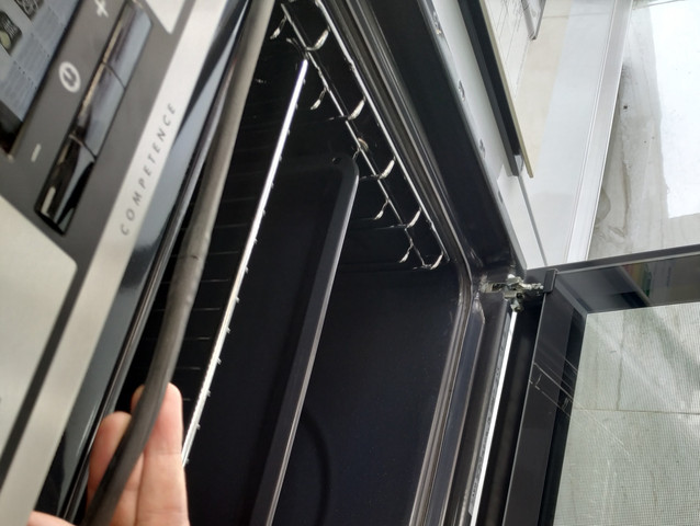 אטם דלת לתנור אלקטרולוקס EOH6437X.......BE300300IM  AEG / ELECTROLUX / ZANUSSI- מקורי אלקטרולוקס-* מקורי מבית אלקטרולוקס*