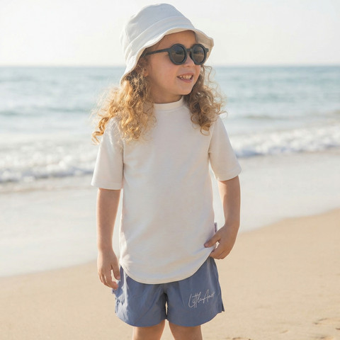 חולצת ליקרה לבנה + כובע