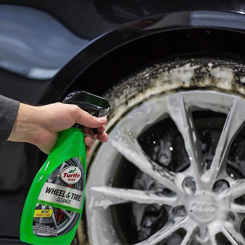 ספריי לניקוי ג'נטים וצמיגים Turtle Wax לרכב