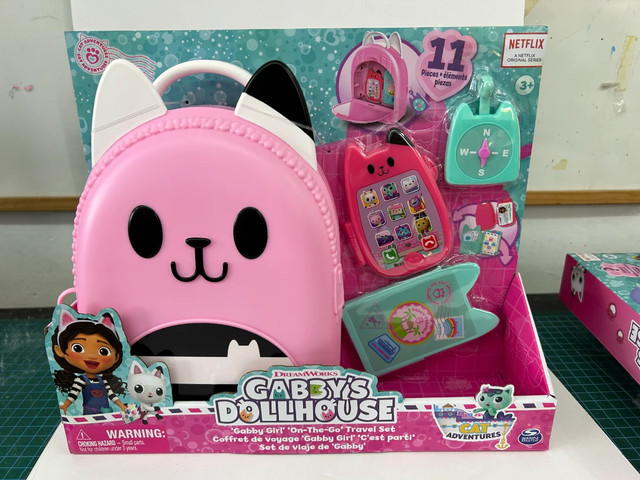 תיק גב בית בובות של גבי 3633H מבית Gabby's Dollhouse