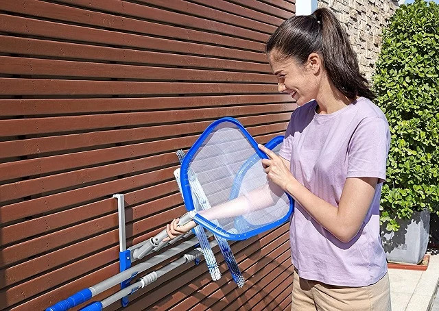 מתלה/מתקן תלייה מסדרת StorePro לארגון ואחסון אביזרי הבריכה 58674 מבית BESTWAY