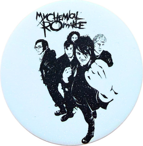 סיכת My Chemical Romance בגודל 58 מ״מ – עיצוב שחור ולבן למעריצים