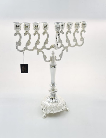 חנוכייה בגימור מוכסף, 42 ס״מ