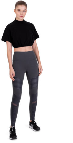 טי שירט Alo Yoga לנשים דגם Kick It