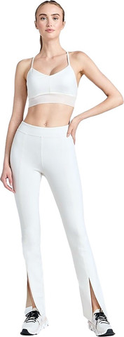 חזיית ספורט Alo Yoga  לנשים דגם Lavish
