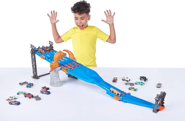 מסלול מכוניות רב-ערוצי 'מתקפת הזוחלים' 3.9 מ' עם דינוזאור ומכונית מתכת