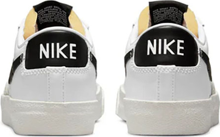 נעלי סניקרס Nike לנשים דגם Blazer Low '77